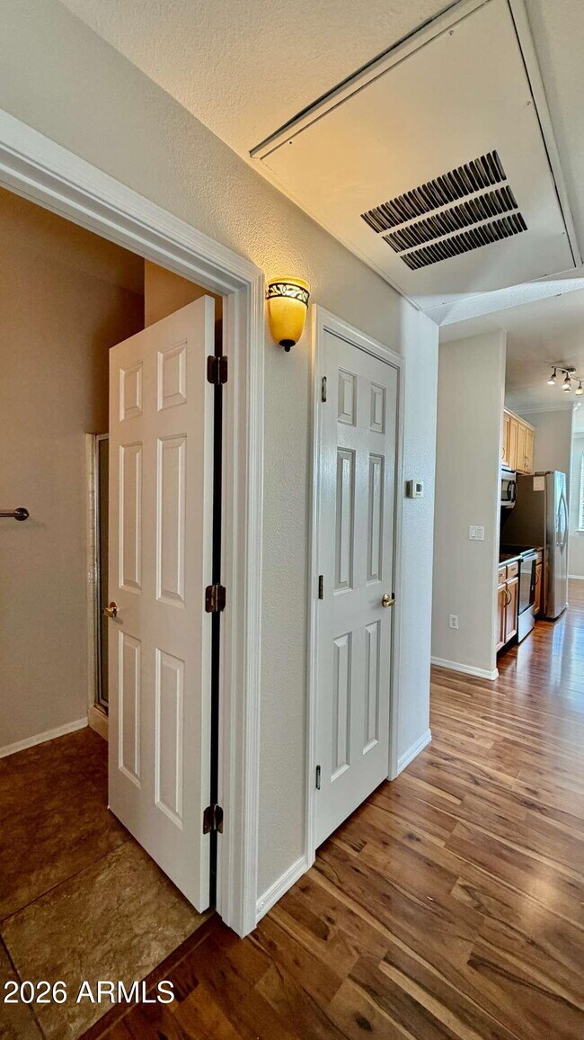 Building Photo - 2992 N Miller Rd