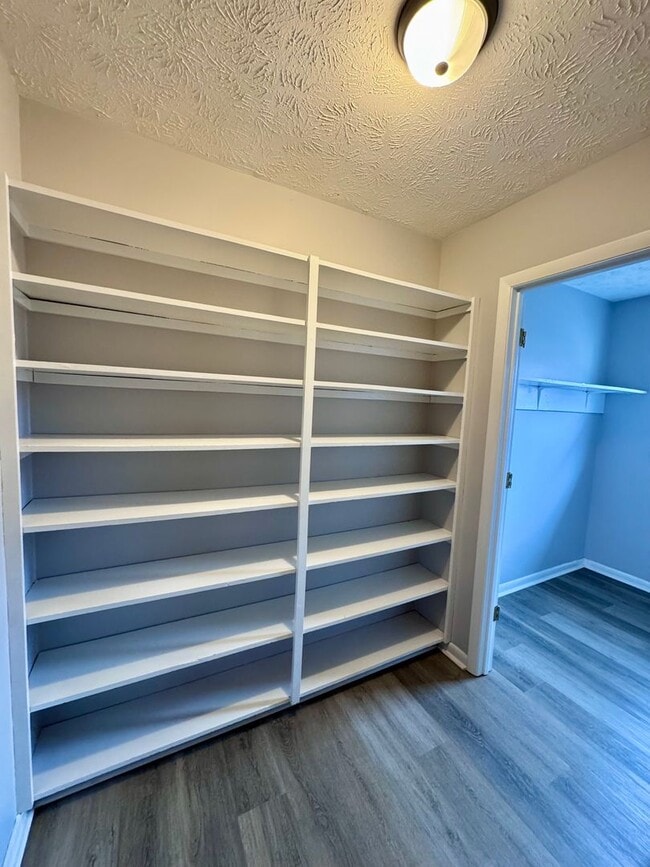 Building Photo - Duplex for Rent in Dayton