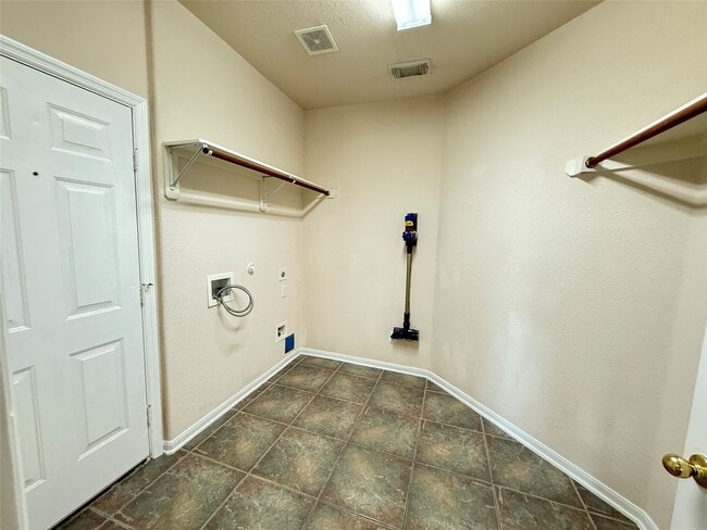 Building Photo - 3118 Creek Bank Ln