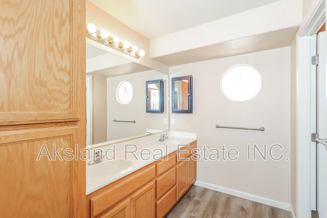 Building Photo - 624 Reed Ct