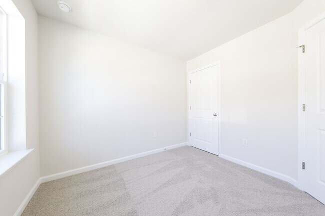 Building Photo - 23 Clementon Rd E