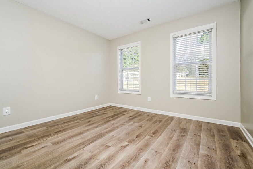 Building Photo - 100 Princeton Ct