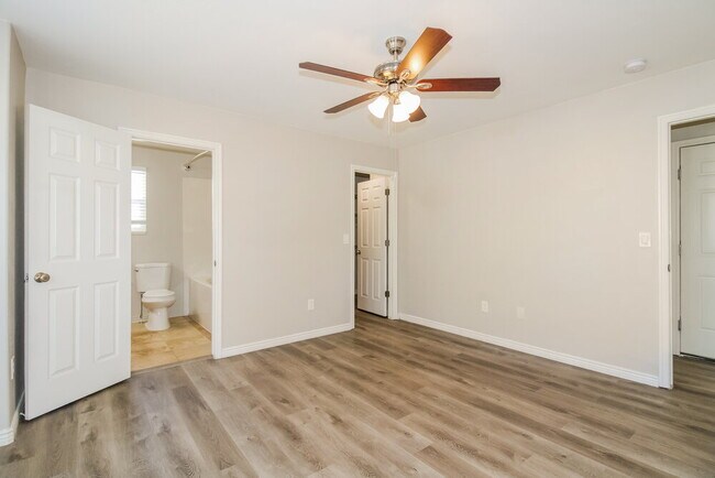 Building Photo - 14122 Rosaleen Ln