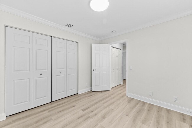 Building Photo - 1425 Majesty Terrace