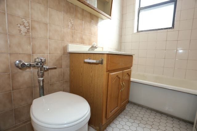 Building Photo - 735 W Belmont Ave