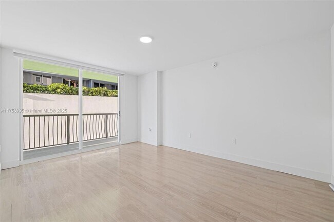 Building Photo - 1756 N Bayshore Dr