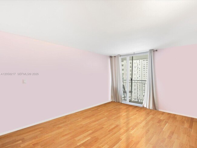 Building Photo - 18071 Biscayne Blvd