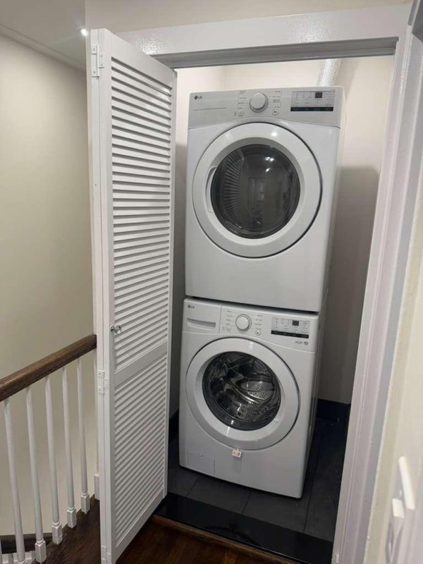 Building Photo - 676 Park Ave