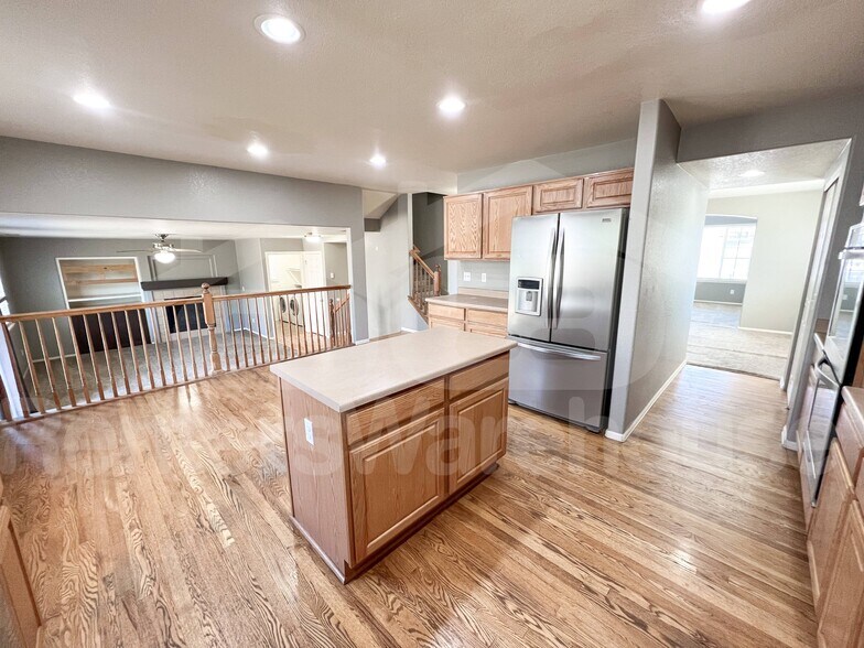 Building Photo - 3903 S Perth St