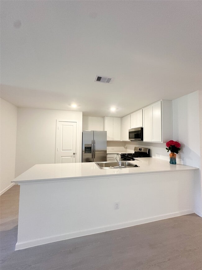 Building Photo - 229 Douglas Hls Dr