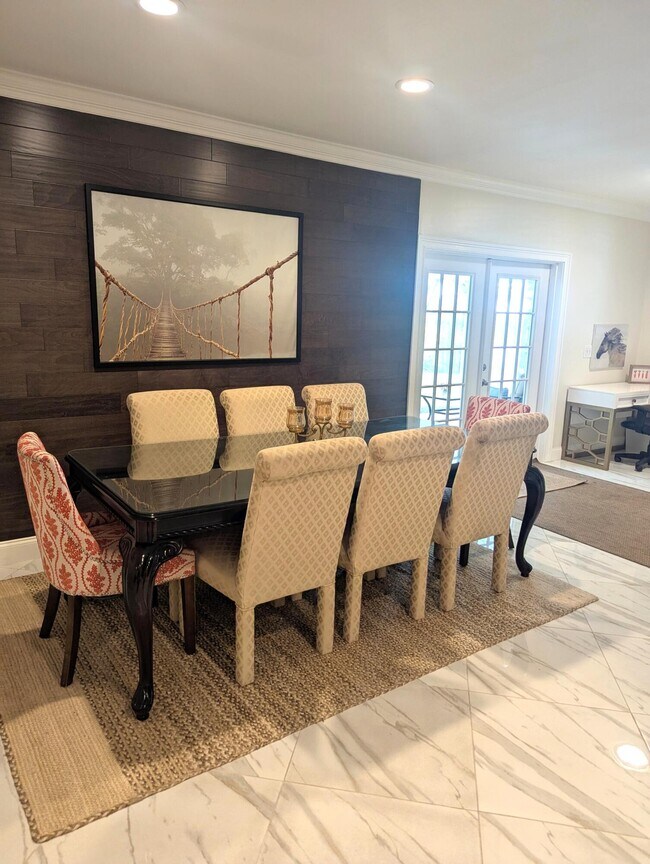 Building Photo - 708 Rambling Dr Cir