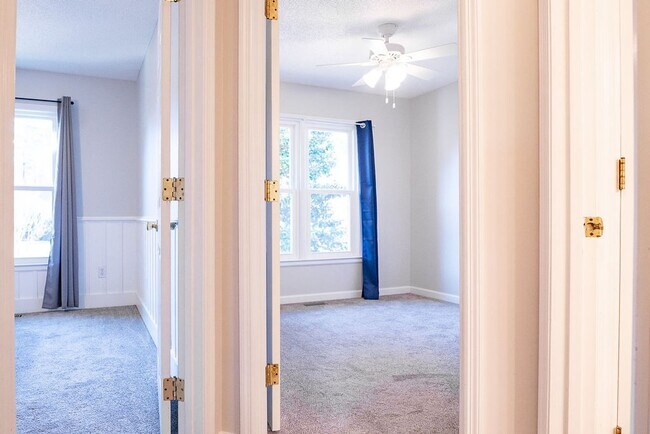 Building Photo - Spacious 3BR on Oversized Fenced Lot | GREAT PRICE!