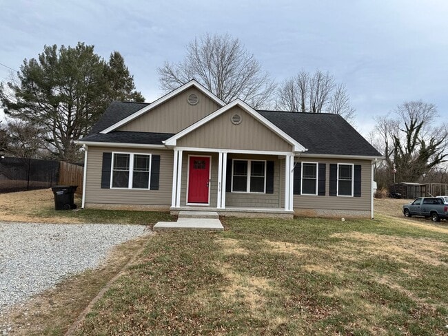 Building Photo - One Level 3 Bedroom 2 Bath Home in Hollins Area