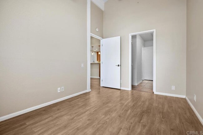 Building Photo - "Chic La Jolla 1BR Retreat: Spacious 710 S...