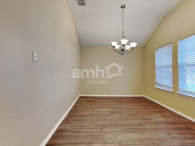 Building Photo - 2012 Cone Flower Dr