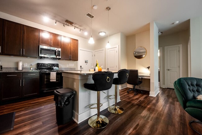 Building Photo - 7630 Solana Dr