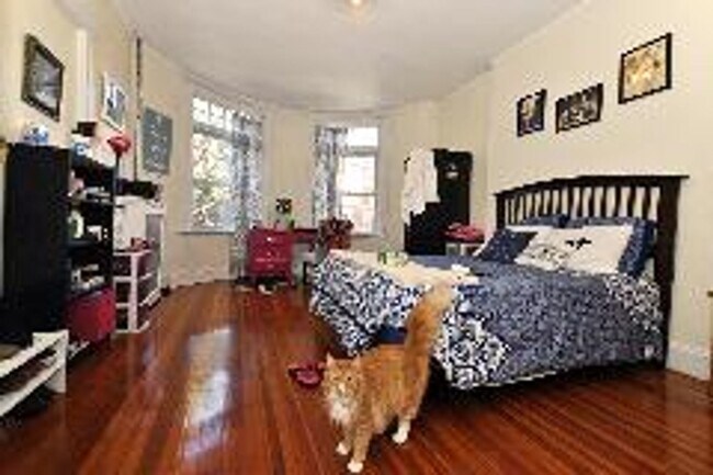 Building Photo - Spacious, Sunny and Renovate Cleveland Circle 4 Bed/2 Bath w/Porch on Strathmore Rd for 9/1/2026
