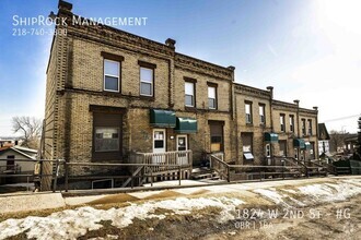 Building Photo - 1824 W 2nd St