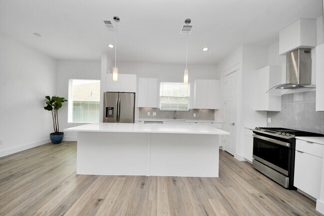 Building Photo - 4608 Coke St