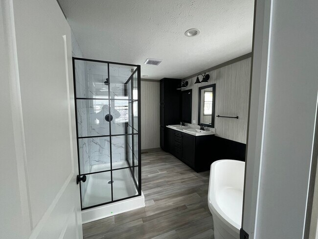 Building Photo - Brand new manufactured 3 bedroom home on l...