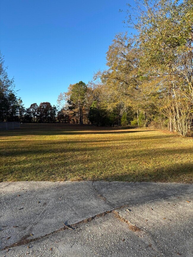 Building Photo - 205 Joy Rd