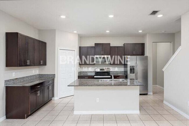 Building Photo - 5637 Mercado Dr