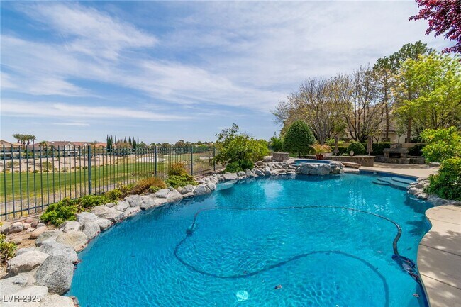 Building Photo - 1700 Wincanton Dr