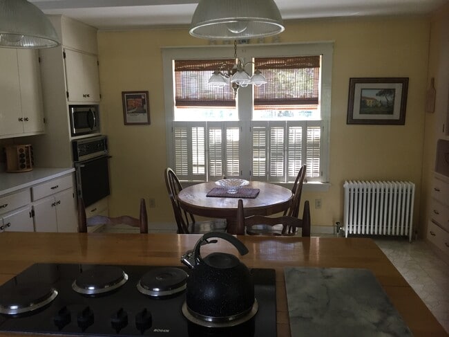 Building Photo - 84 Court St