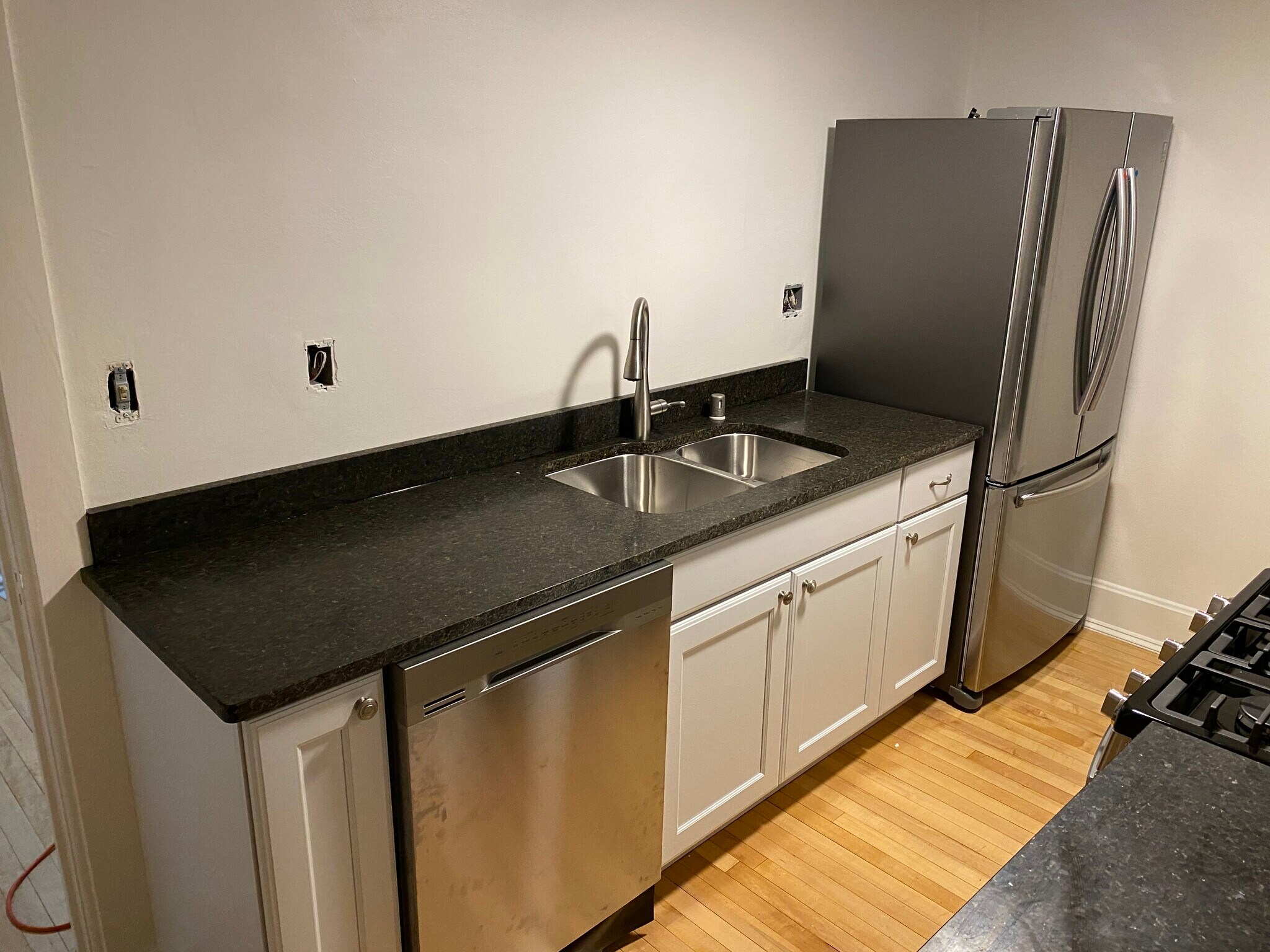 Building Photo - 2416 E Washington Ave