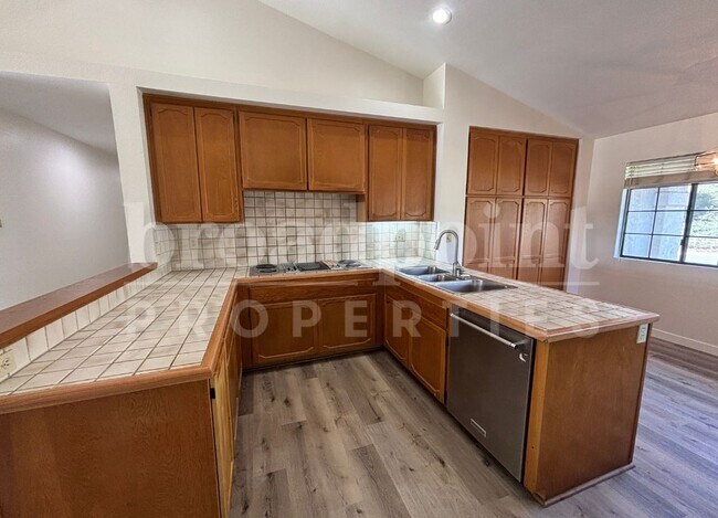 Building Photo - 1543 Buckskin Dr