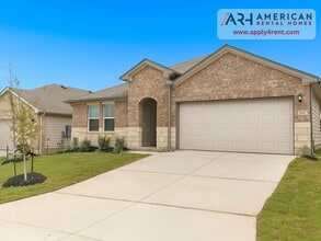 Building Photo - 4 BR / 2 BA - 2032 SF in Seguin - Arroyo Ranch!