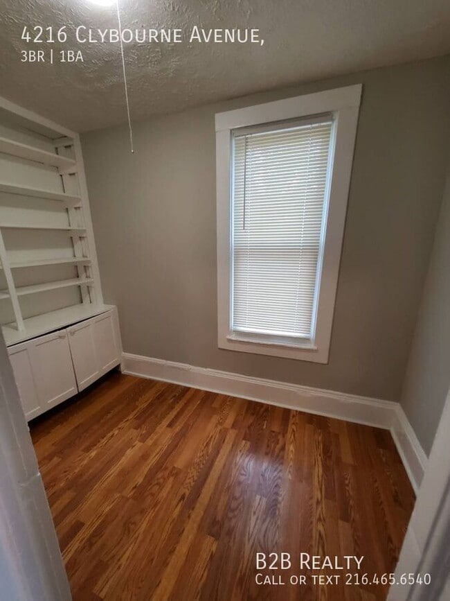 Building Photo - 4216 Clybourne Ave