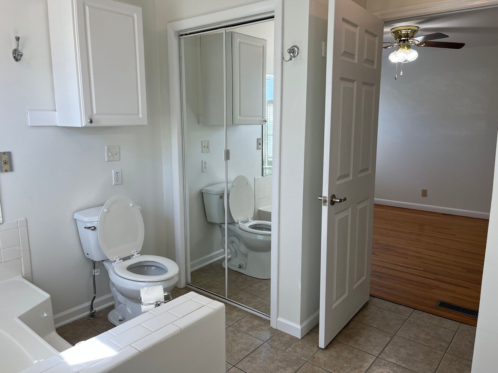 master bath - 2101 Jade Dr