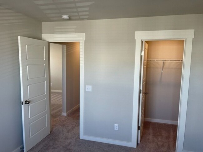 Building Photo - Stunning home in Sawgrass