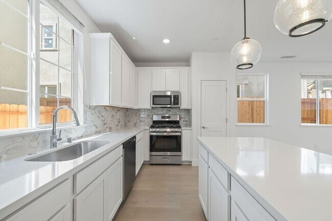 Building Photo - Brand new Arrowcreek Stunner!
