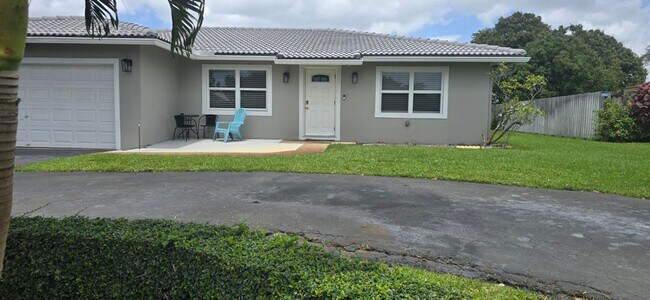 Building Photo - 288 NW 89th Ave