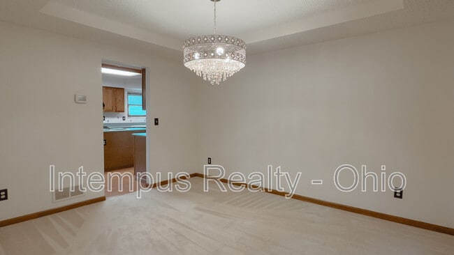 Building Photo - 370 Glenside Ln