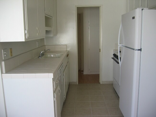 Building Photo - 117 Catamaran St