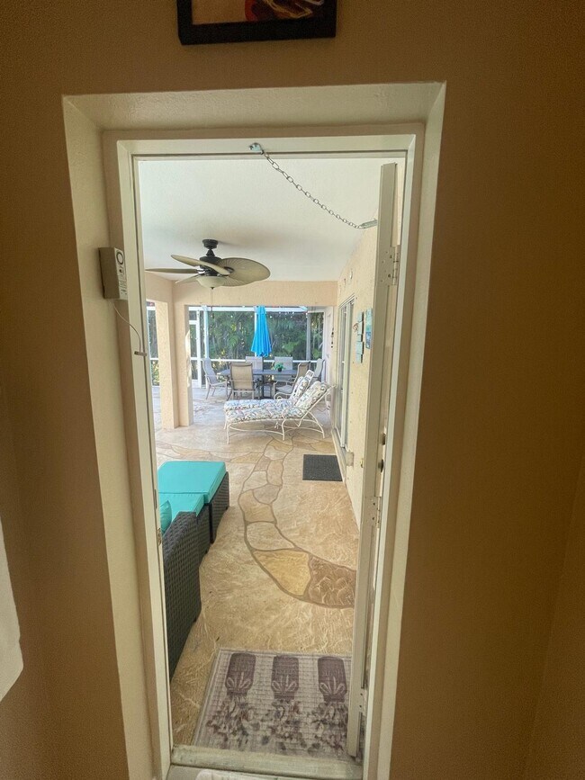 Building Photo - 2043 NW 6th Terrace