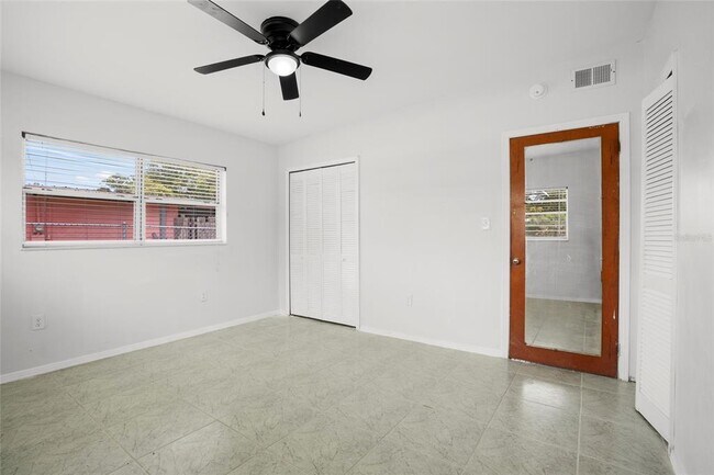 Building Photo - 512 Langford Cir