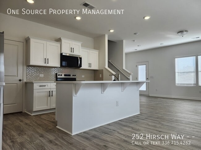 Building Photo - 252 Hirsch Wy