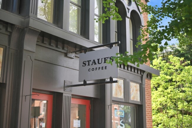 Building Photo - 396 E Mithoff St
