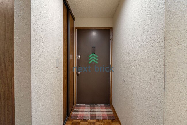 Building Photo - 2 BED & 2 BATH CONDO FOR RENT