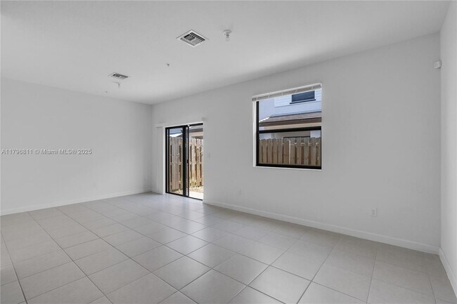 Building Photo - 209 SW 159th Way