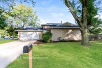 Building Photo - 953 Surrey Ct