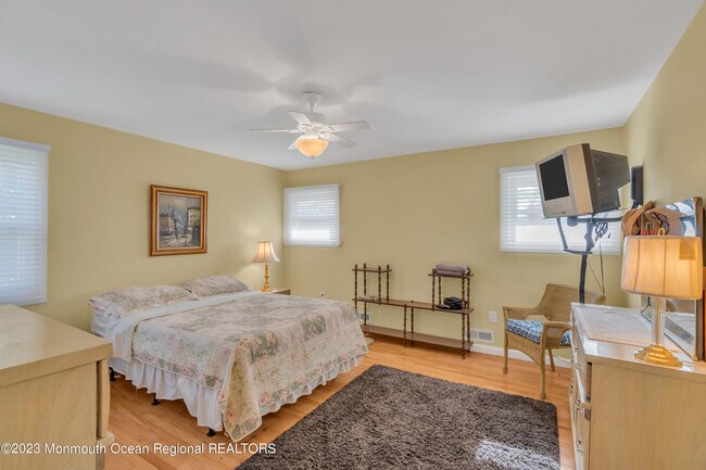 Building Photo - 1305 Allaire Rd