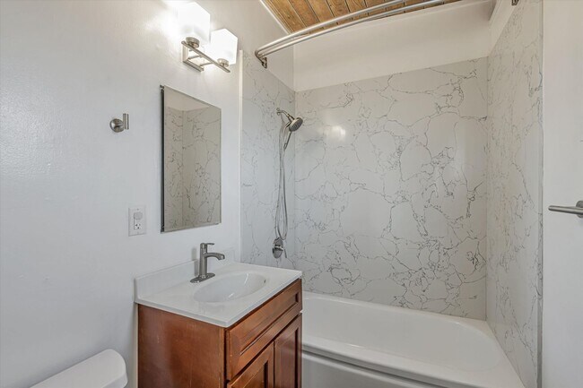 Building Photo - 2nd Floor 1Bed/1Ba Unit in El Cerrito - Remodeled and Comes with 1 Car Parking Space