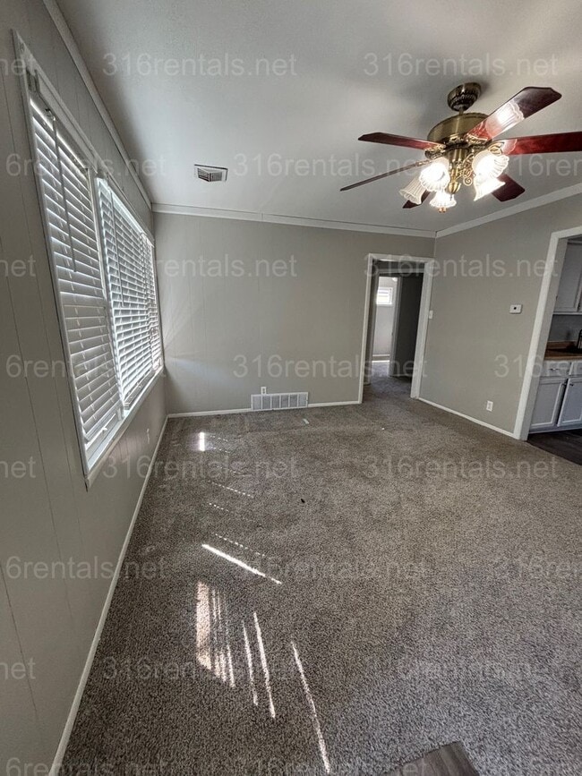 Building Photo - Three bed one bath House Available Now!