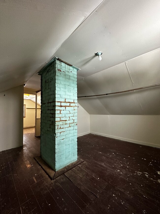 Building Photo - 223 Vinegar Hill Rd