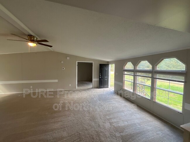 Building Photo - 318 Rankin Hill Rd